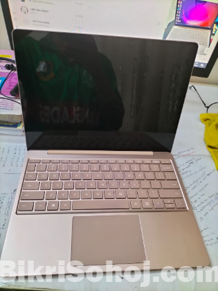 microsoft surface laptop Go